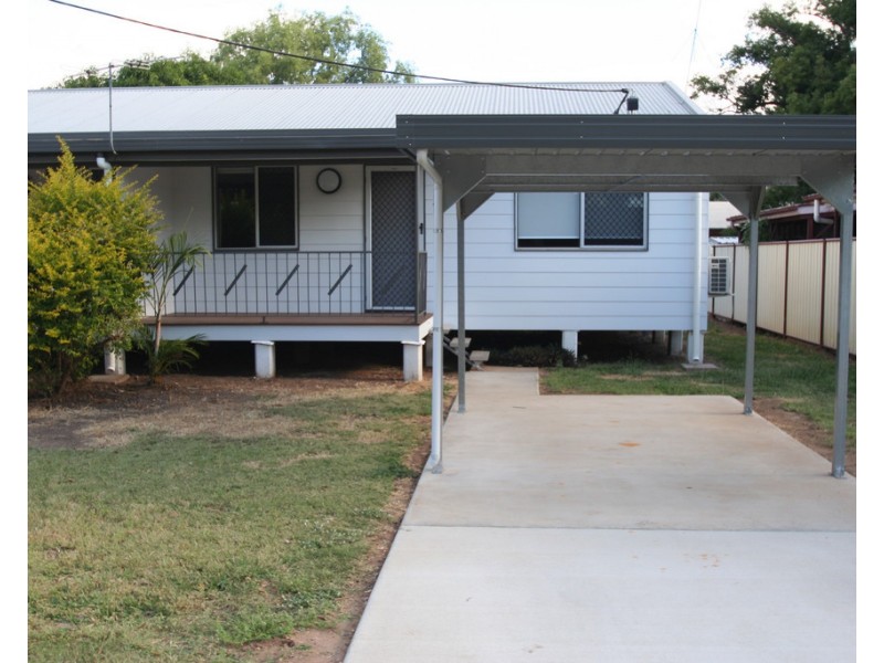 1/32 OLD AIRPORT DRIVE, Emerald QLD 4720