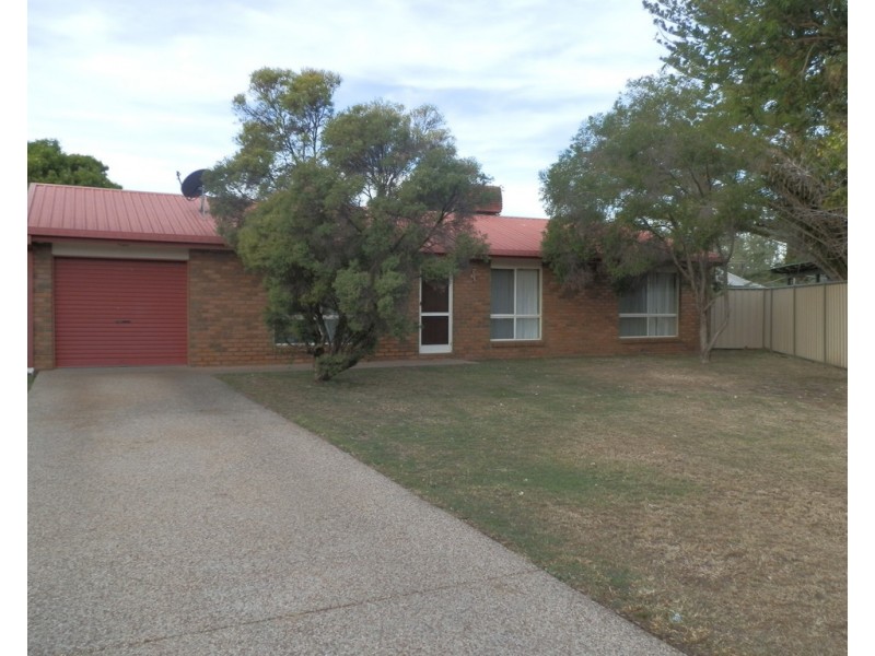 12 Waldby Court, Emerald QLD 4720