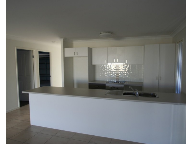 11 Windermere Street, Emerald QLD 4720