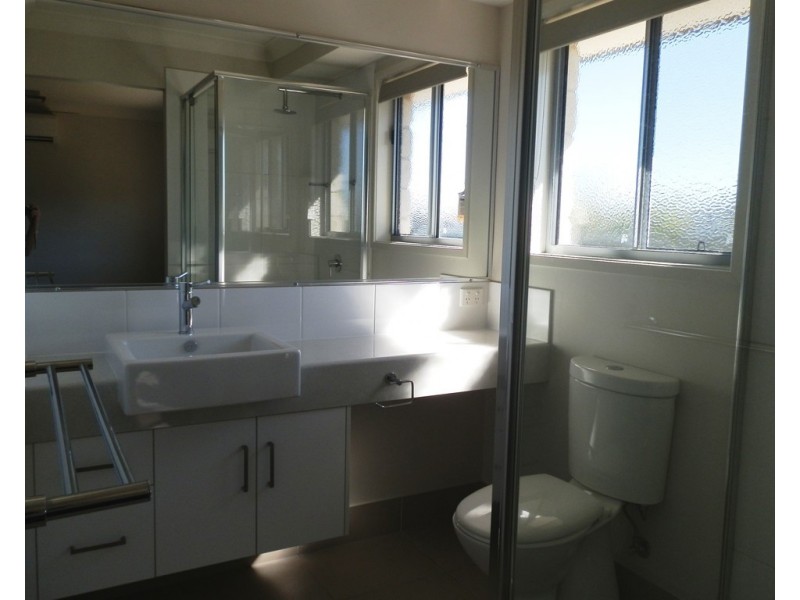 2 Singleton Court, Emerald QLD 4720