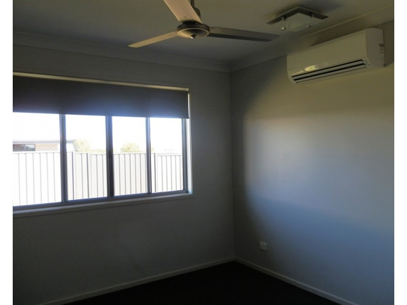 2 Singleton Court, Emerald QLD 4720