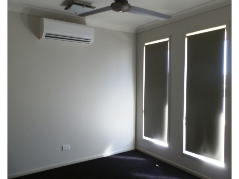 2 Singleton Court, Emerald QLD 4720