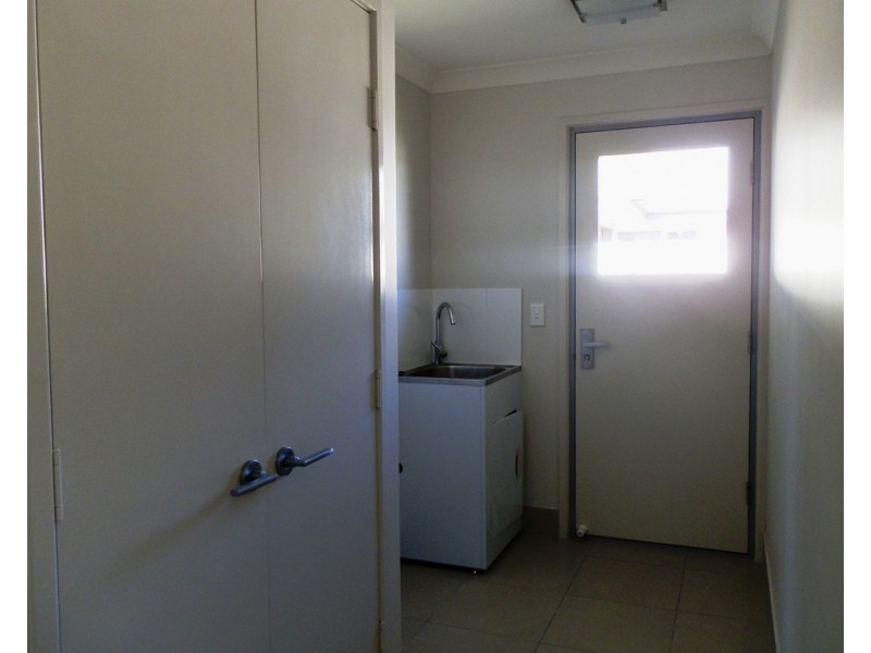 2 Singleton Court, Emerald QLD 4720