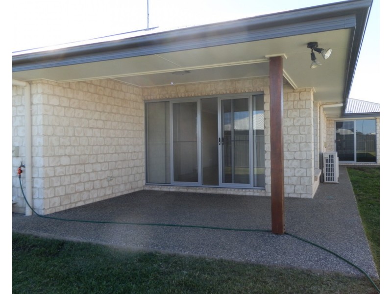 2 Singleton Court, Emerald QLD 4720