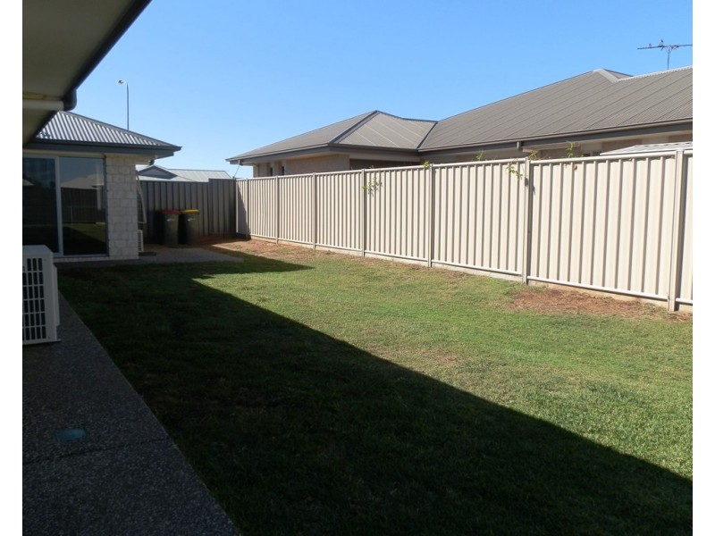 2 Singleton Court, Emerald QLD 4720