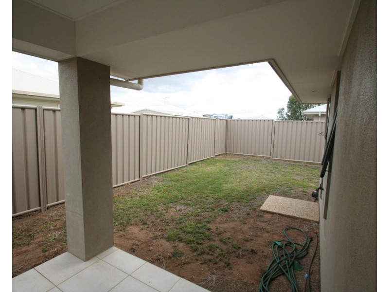 6 Flemington Road, Emerald QLD 4720