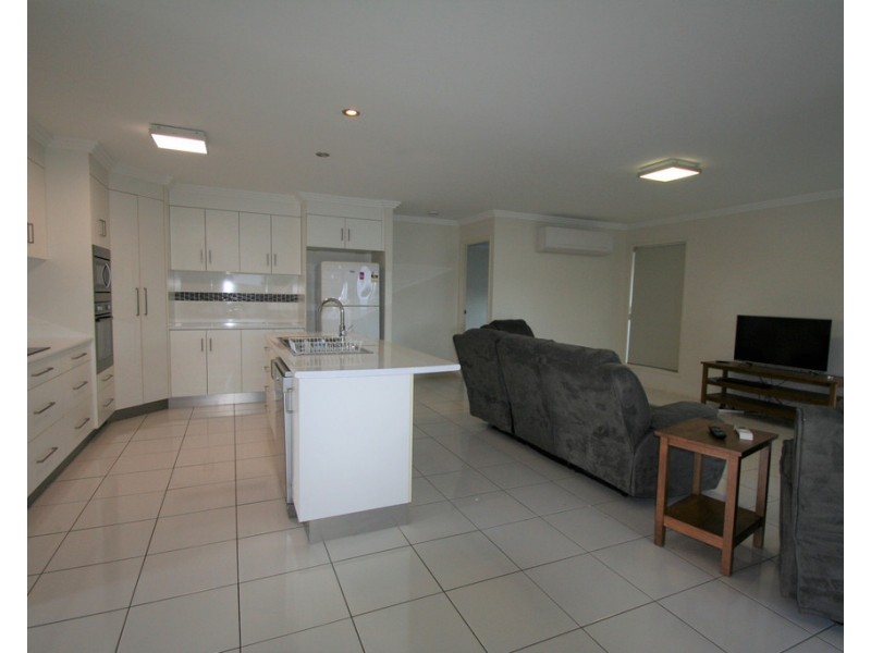 1/73 Lakeside Drive, Emerald QLD 4720