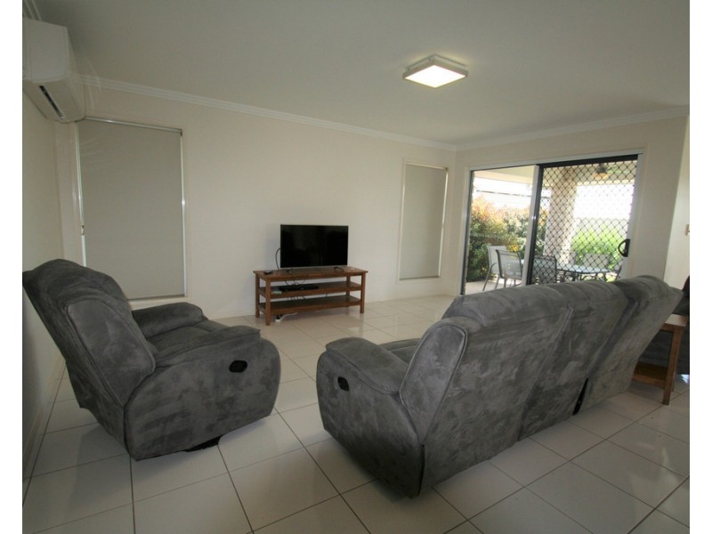 1/73 Lakeside Drive, Emerald QLD 4720