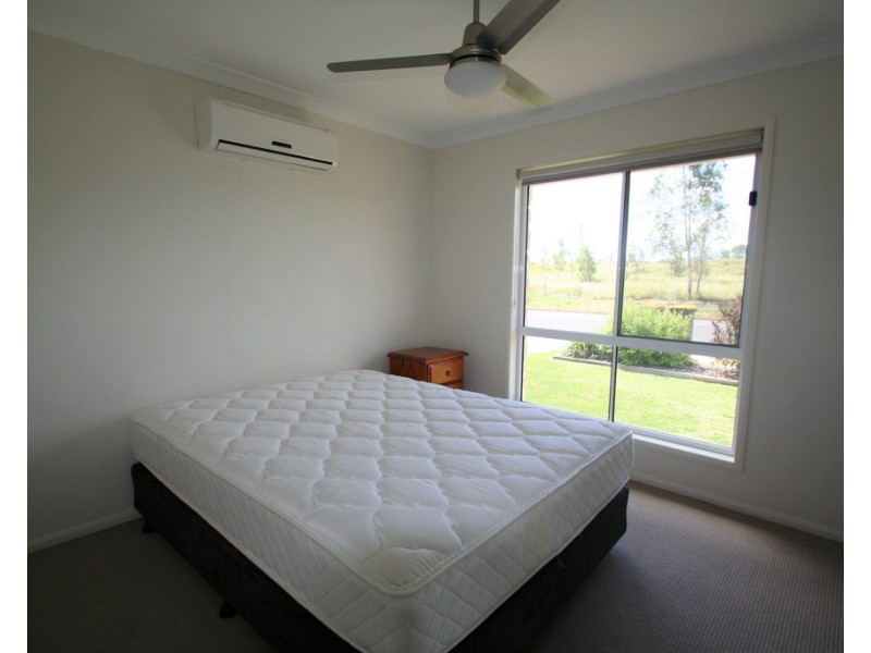 1/73 Lakeside Drive, Emerald QLD 4720