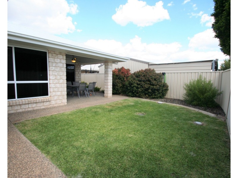 1/73 Lakeside Drive, Emerald QLD 4720