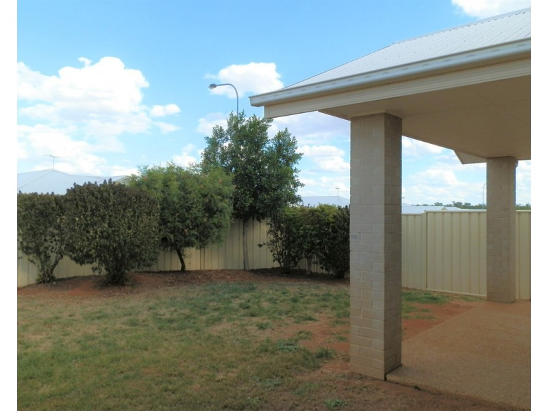 11 Rivergum Drive, Emerald QLD 4720