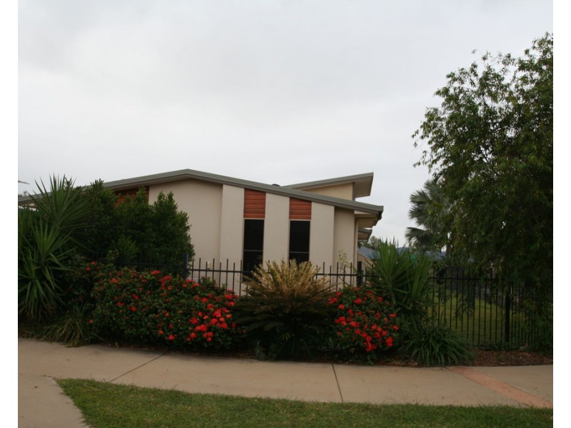 9 Yering Street, Emerald QLD 4720