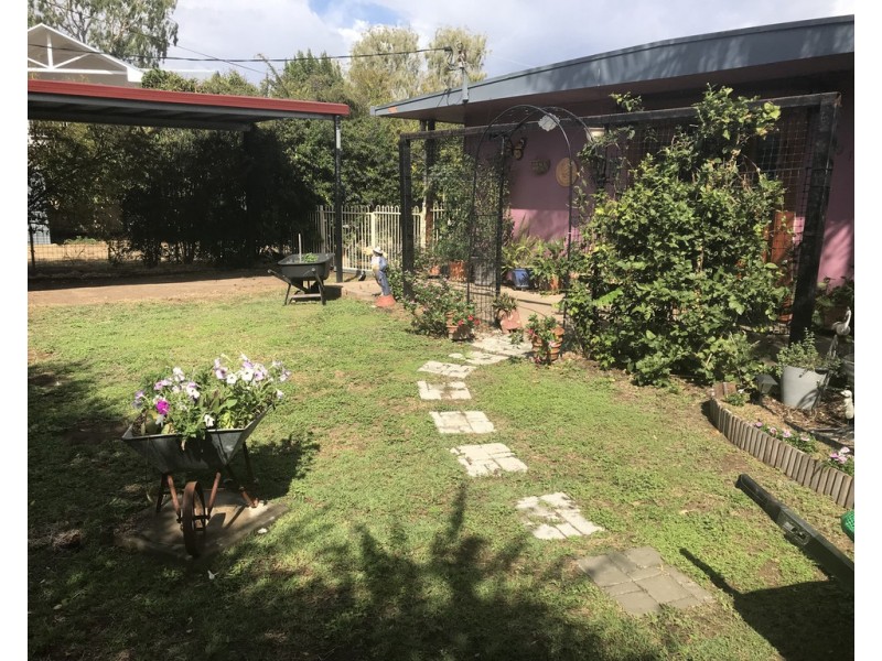 91 Retro Street, Emerald QLD 4720