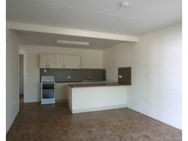 1/40 Old Airport Drive, Emerald QLD 4720