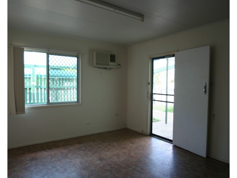 1/40 Old Airport Drive, Emerald QLD 4720