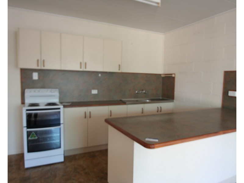 1/40 Old Airport Drive, Emerald QLD 4720