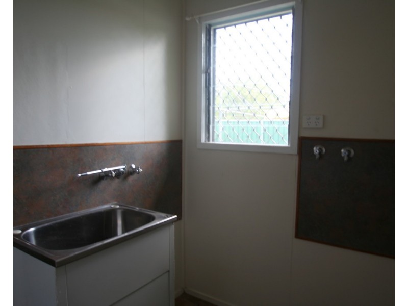 1/40 Old Airport Drive, Emerald QLD 4720