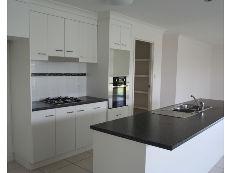 9 Whitney St, Emerald QLD 4720