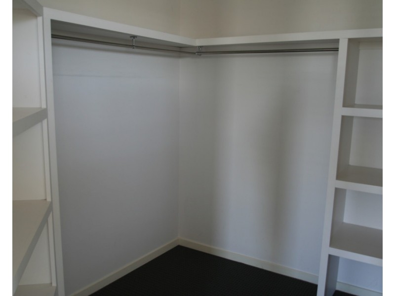 9 Whitney St, Emerald QLD 4720