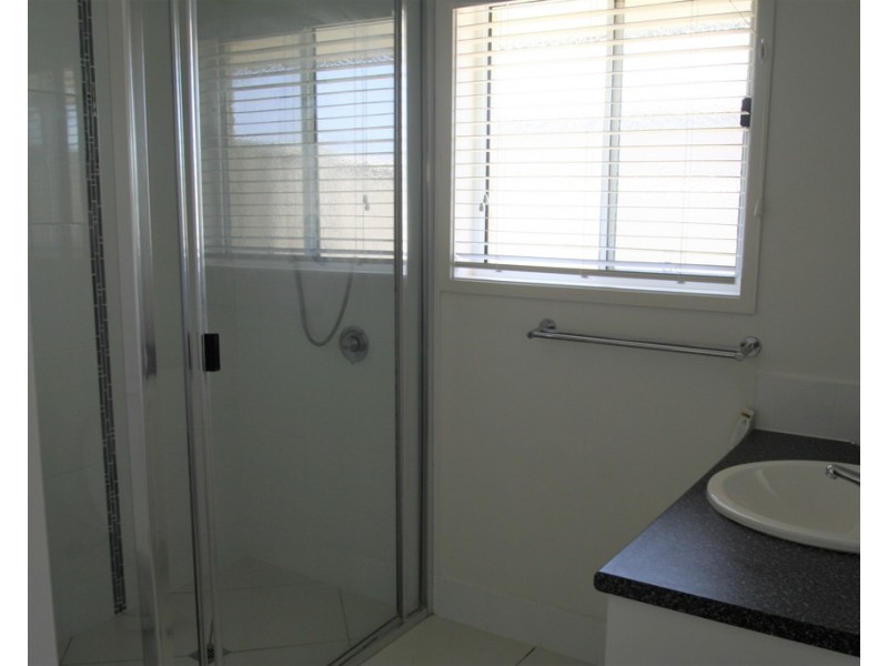 9 Whitney St, Emerald QLD 4720