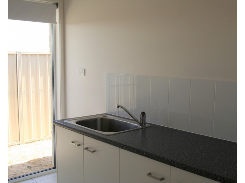 9 Whitney St, Emerald QLD 4720