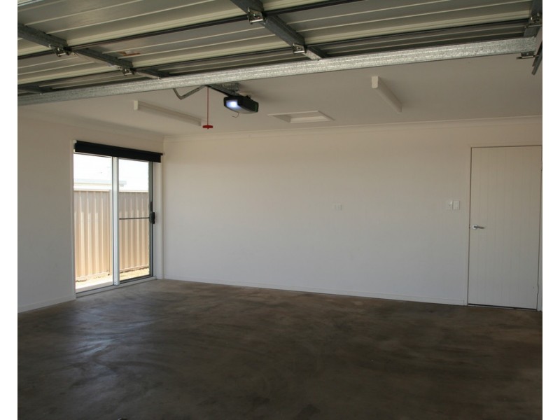 9 Whitney St, Emerald QLD 4720