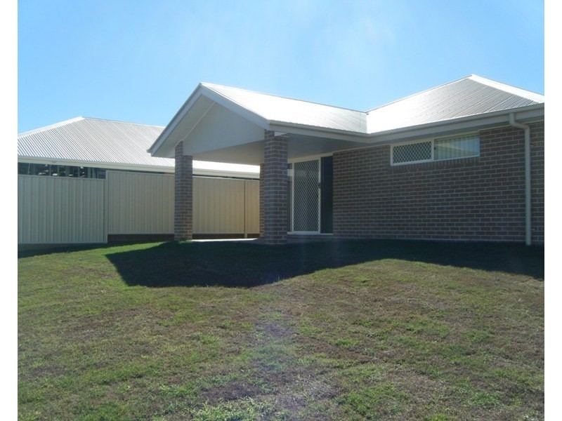 16 Suncrest Street, Emerald QLD 4720