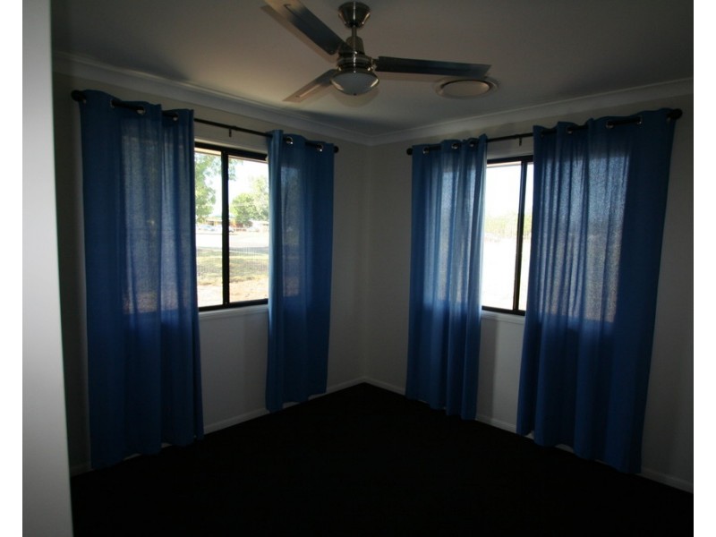 2 Scotts Peak Drive, Capella QLD 4723