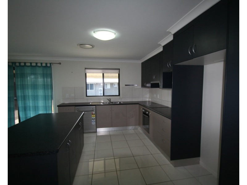 2 Scotts Peak Drive, Capella QLD 4723