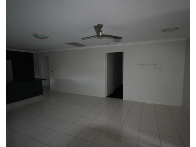 2 Scotts Peak Drive, Capella QLD 4723