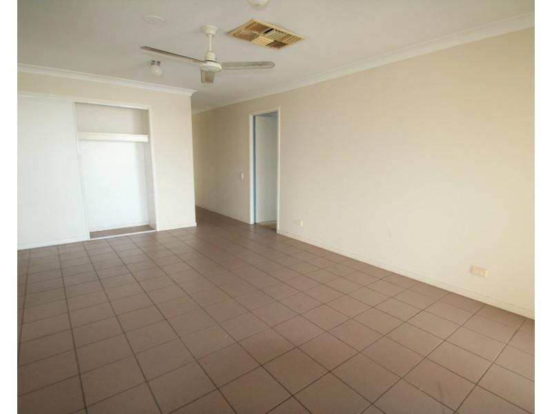 5 Cowan Crescent, Emerald QLD 4720