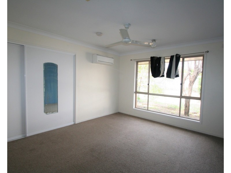 5 Cowan Crescent, Emerald QLD 4720