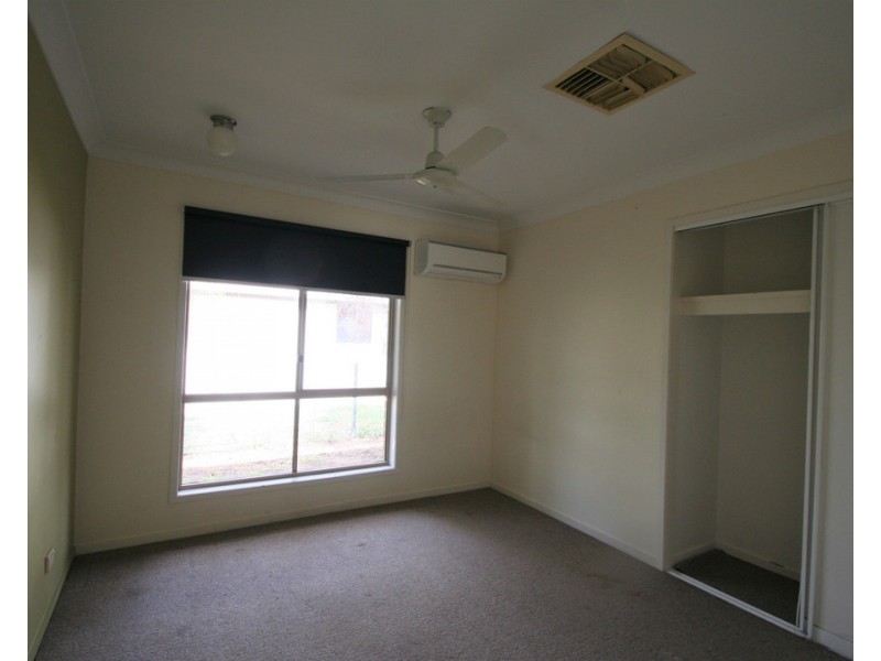 5 Cowan Crescent, Emerald QLD 4720