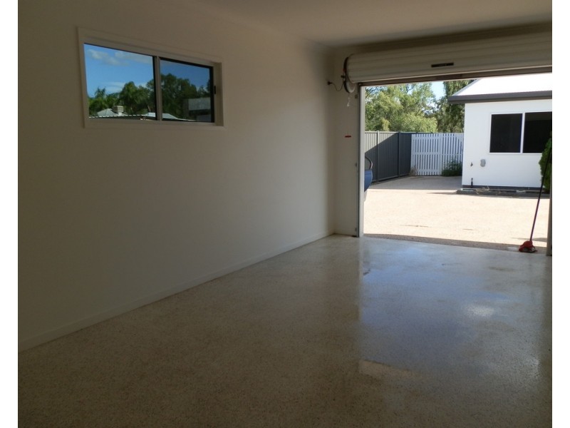 11/55A Gray Street, Emerald QLD 4720