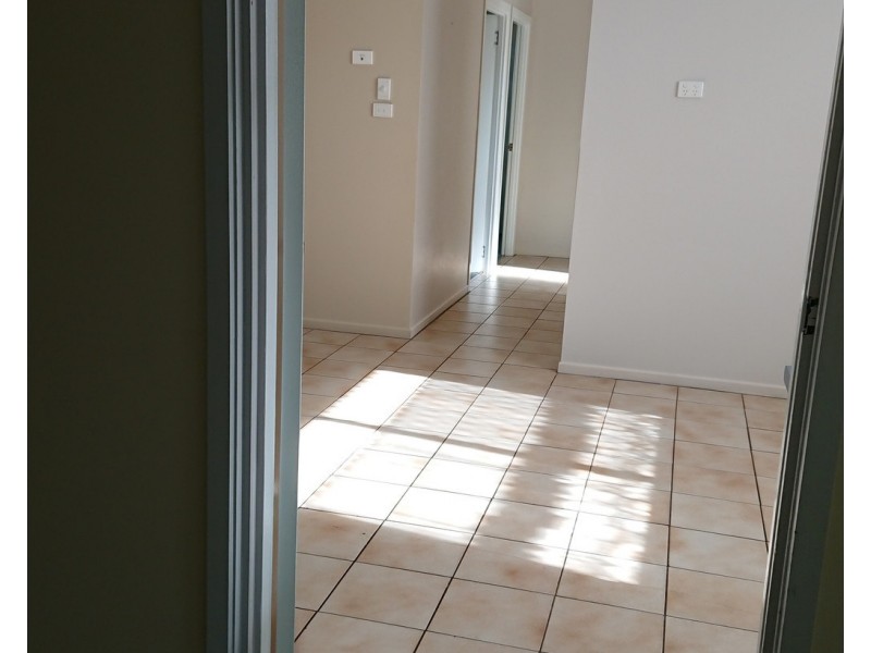 Unit 1 / 45 Baker Street, Emerald QLD 4720