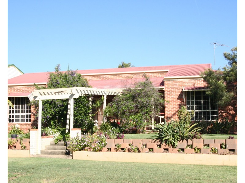 34 Riverview Street, Emerald QLD 4720