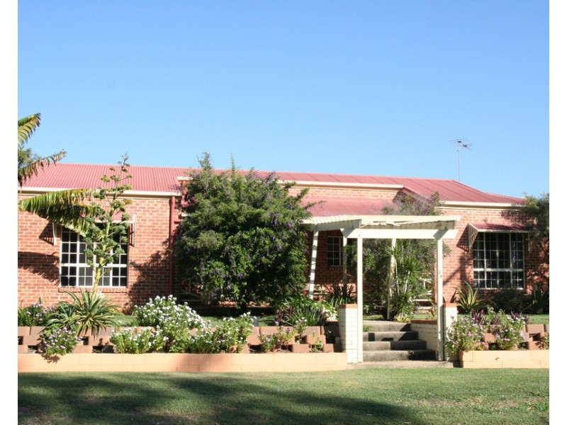 34 Riverview Street, Emerald QLD 4720