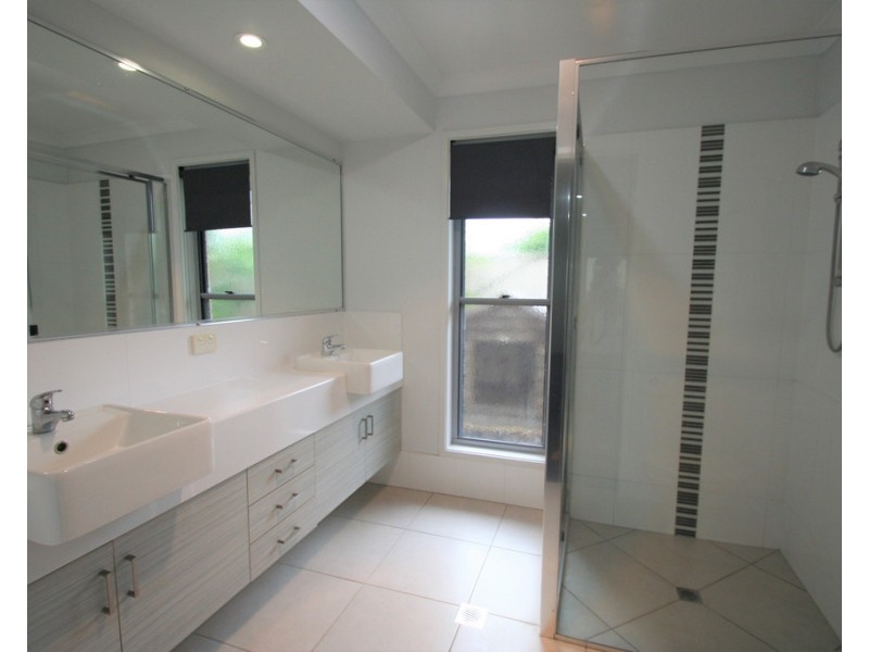 6 Whitney street, Emerald QLD 4720