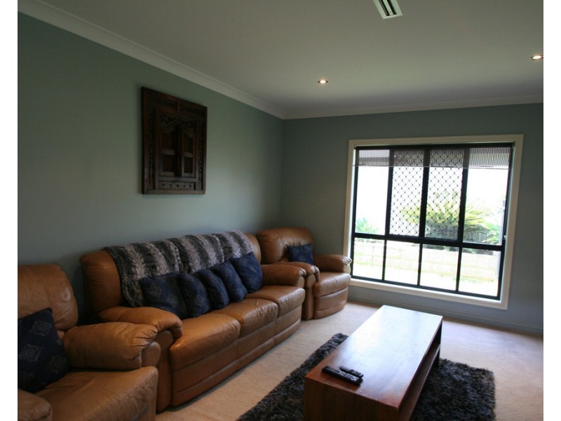 11 Saville Street, Emerald QLD 4720