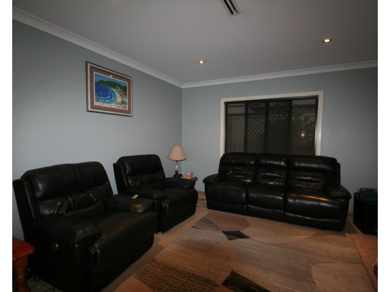 11 Saville Street, Emerald QLD 4720