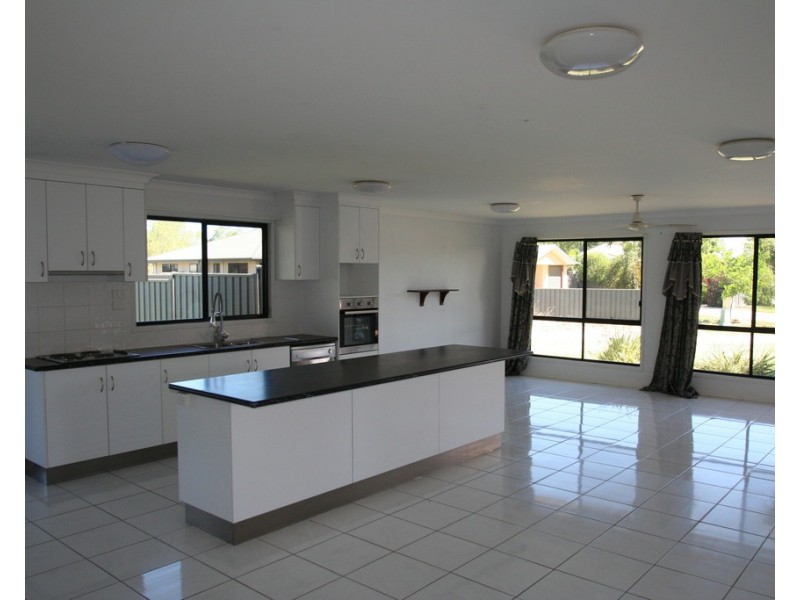 5 Colden Place, Emerald QLD 4720