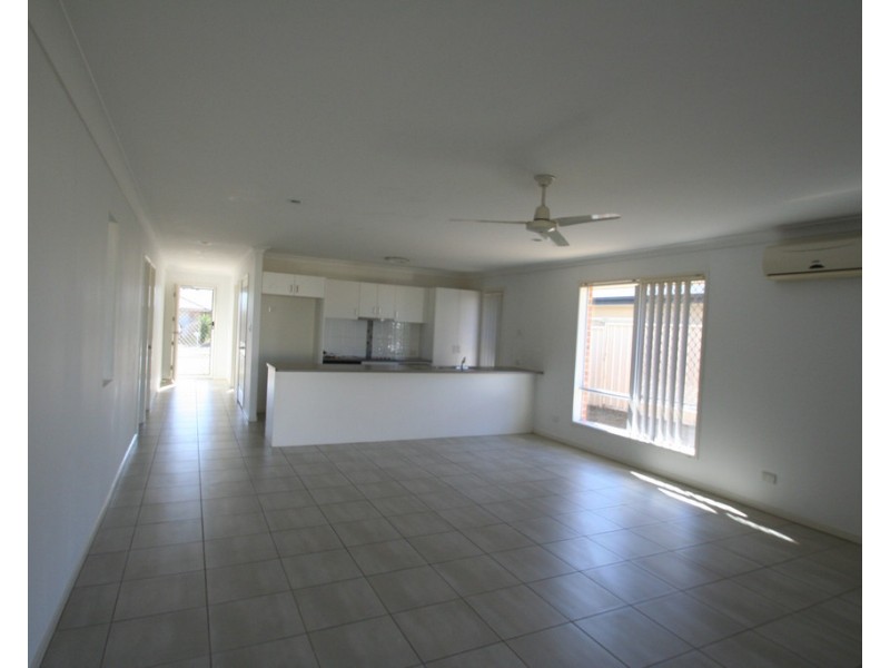 11 Lightening Street, Emerald QLD 4720