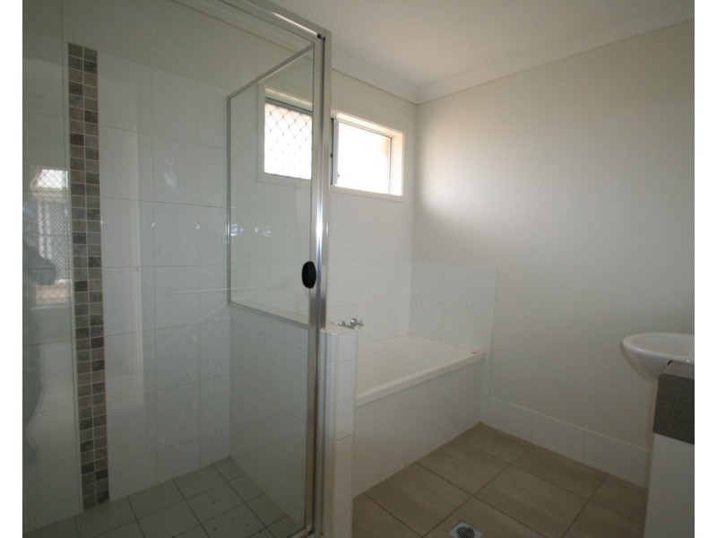 11 Lightening Street, Emerald QLD 4720