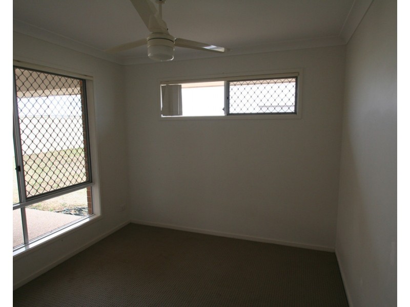 11 Lightening Street, Emerald QLD 4720