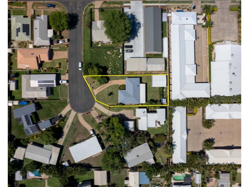 7 Batts Place, Emerald QLD 4720