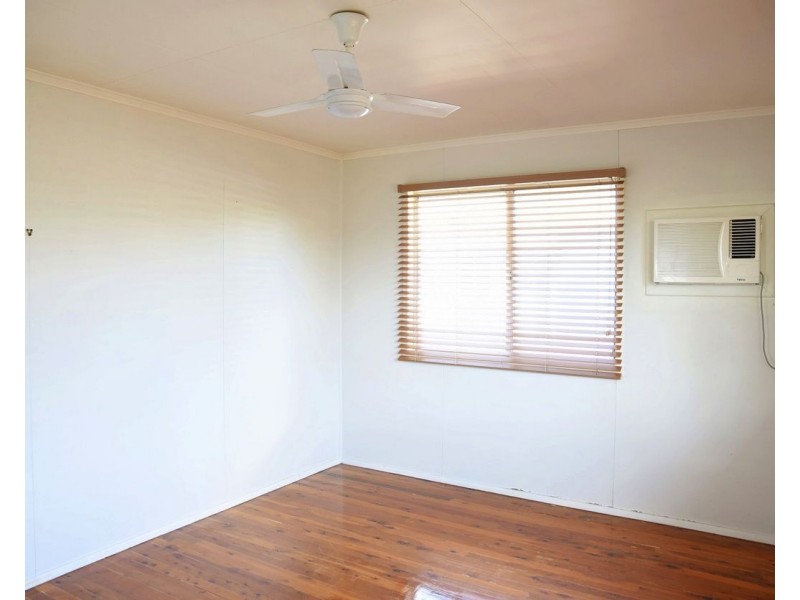 1/21 Gidyea Street, Blackwater QLD 4717