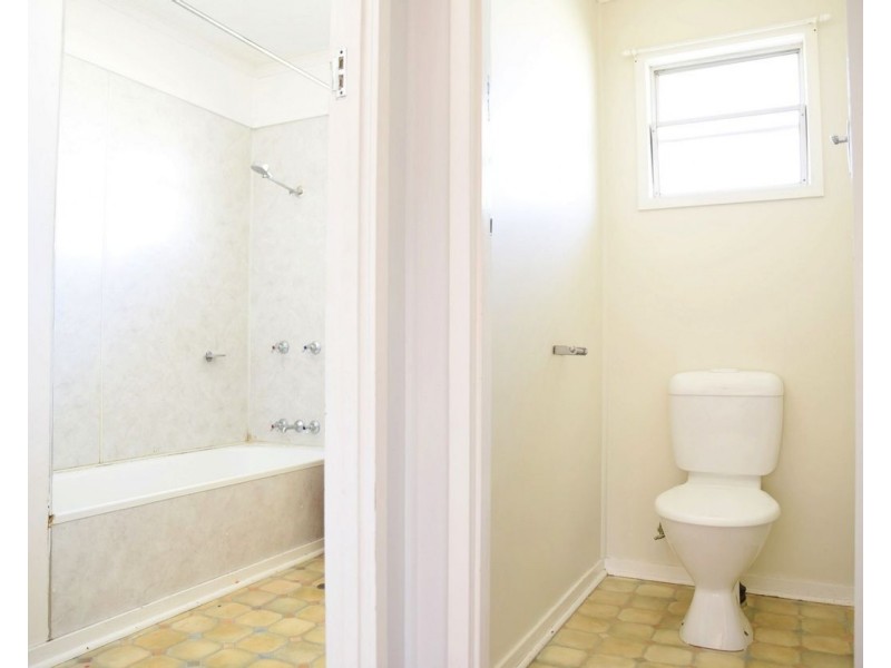 1/21 Gidyea Street, Blackwater QLD 4717