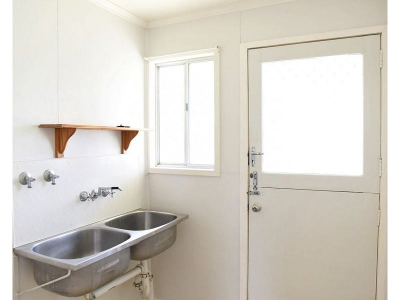 1/21 Gidyea Street, Blackwater QLD 4717