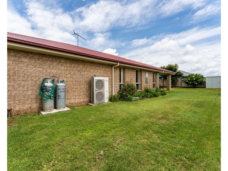 9 Vale Street, Emerald QLD 4720