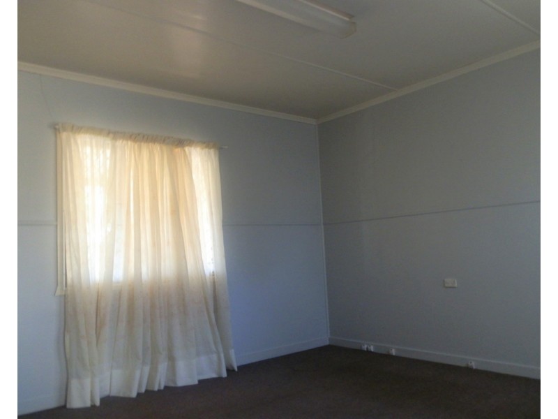 49 Theresa Street, Emerald QLD 4720